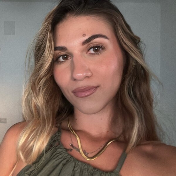 Aurora Giancola, Commerciale di Kynetixx